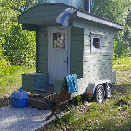 3 Ristimaeenkatu Apartman *